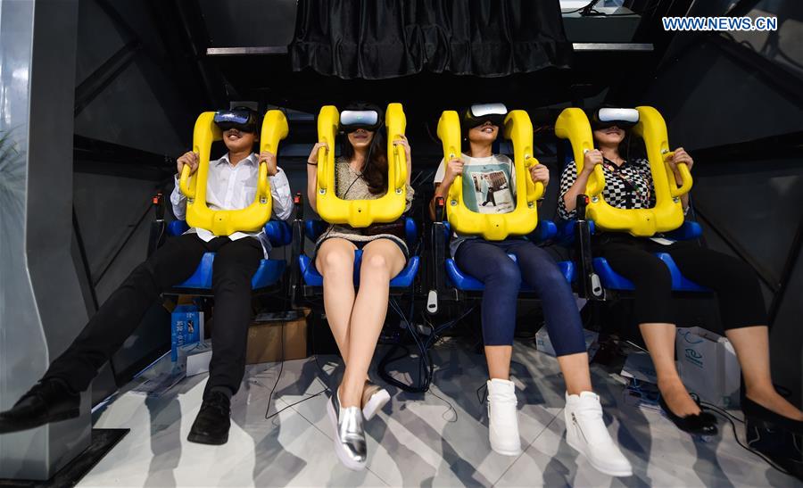 Virtual reality devices, products displayed at China Hi-tech Fair