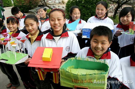 Students make eco-friendly mini pavilions