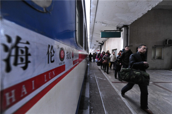 Spring Festival travel rush starts around China