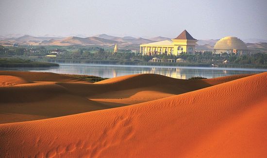 Desert tourism popular in Inner Mongolia