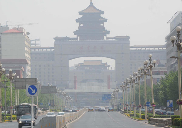 Heavy smog shrouds capital, again