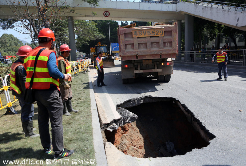 Recurring road cave-ins in S China