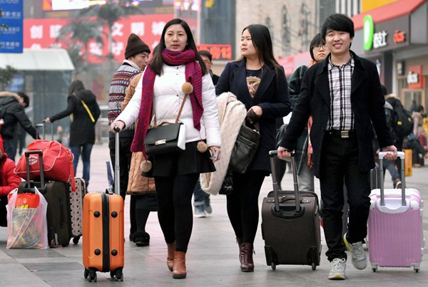 Passenger flow return peak as Spring Festival draws to an end