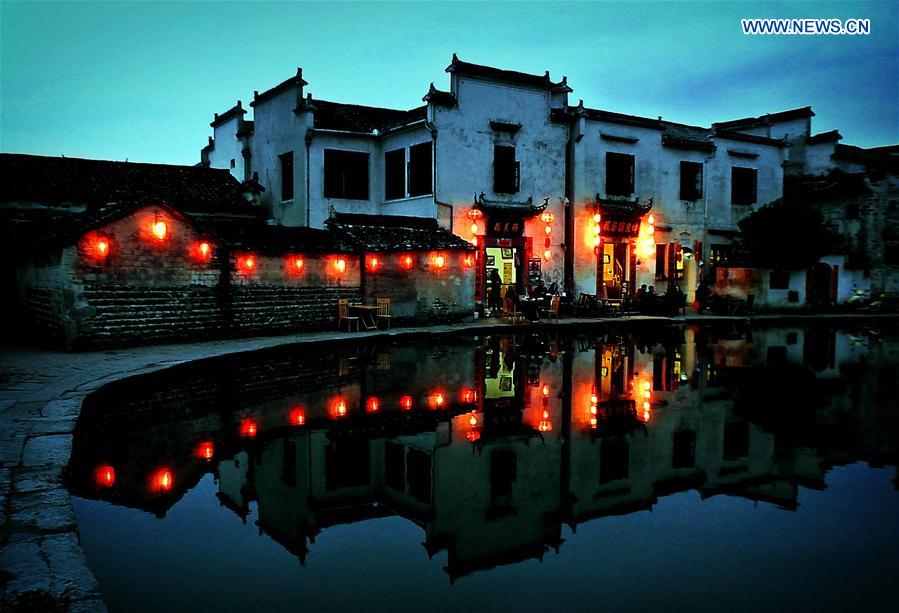 Lanterns,festive symbols of Chinese culture