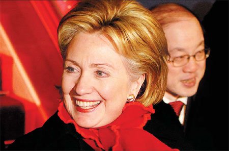 Clinton in Beijing 'to seek consensus'