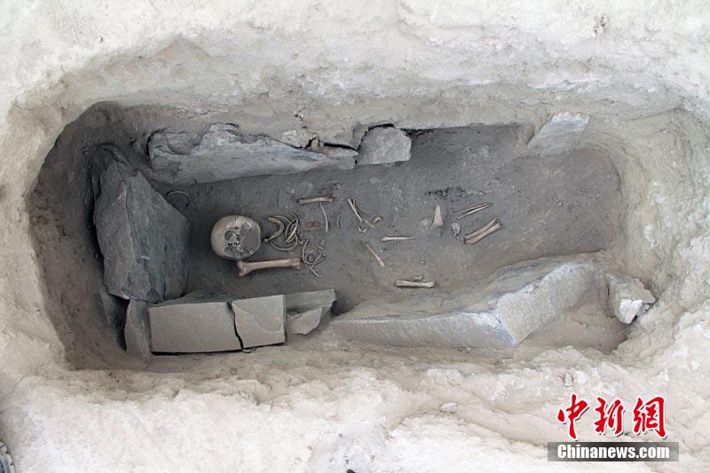 Multi burial rooms founded in Wutulan Tombs in Xinjiang