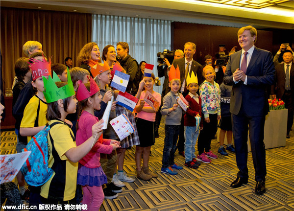 Netherlands' king receives Dutch rabbit with Chinese characteristics