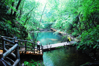 河南西峽：天然氧吧老君洞 風景秀麗野人谷(圖)