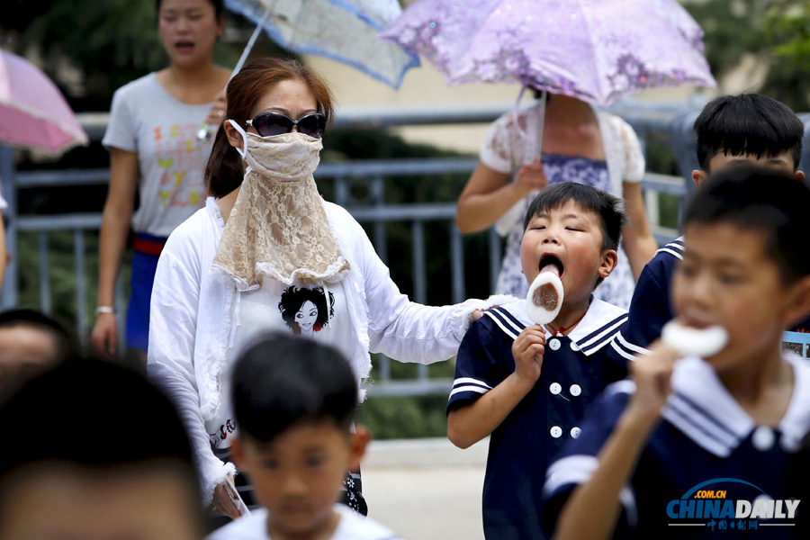 中國日報聚焦全國多地高溫天氣