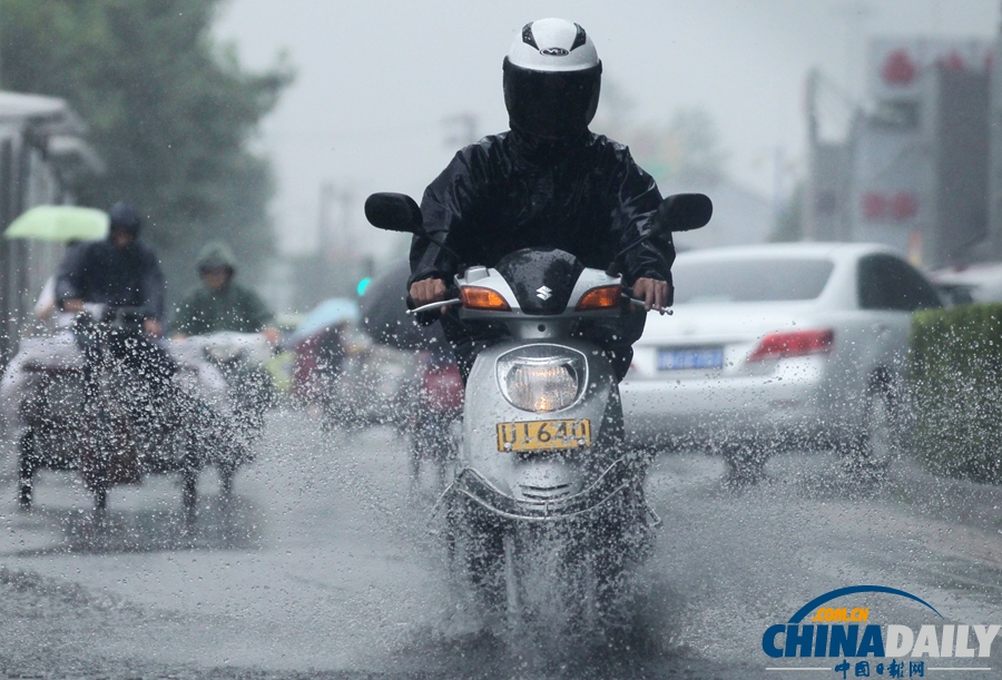 高清圖：北京今天持續降雨天氣 局地暴雨