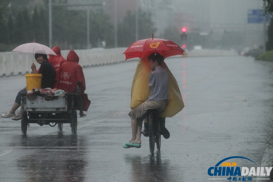 高清圖：北京今天持續(xù)降雨天氣 局地暴雨