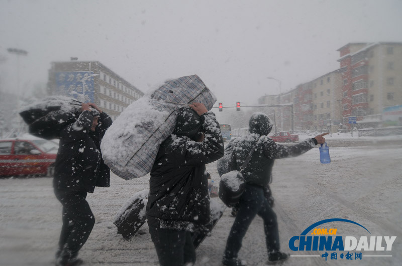 黑龍江牡丹江遭受暴雪襲擊