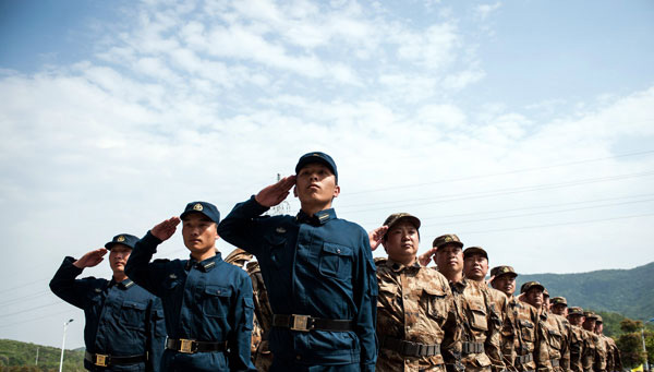 鎮江開展政府部門公務員軍訓