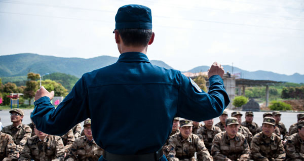 鎮江開展政府部門公務員軍訓