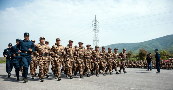 鎮江開展政府部門公務員軍訓