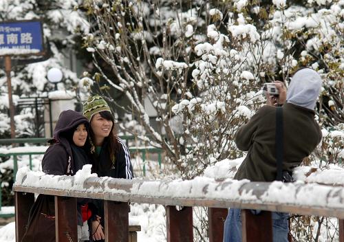 云南迪慶人工降雪初步緩解旱情