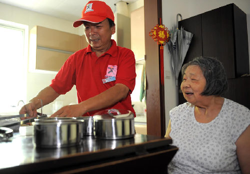 杭州社區成立“老年配送餐中心”