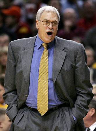 Los Angeles Lakers head coach Phil Jackson yells at a referee during third quarter of NBA game played against the Trail Blazers in Portland, Oregon January 11, 2006. The Trail Blazers beat the Lakers 113-103.