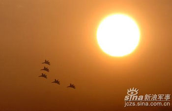 Russian Stunt Flying Team lands in Central China