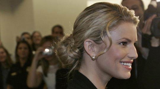 Jessica Simpson loves George Bush