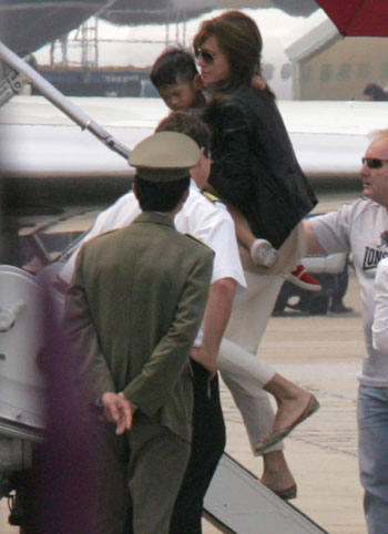 Jolie at Noi Bai airport with her newly son