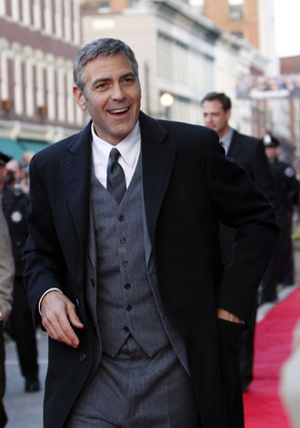 Clooney and Zellweger at the Leatherheads premiere