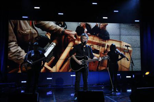 New Jersey's own Springsteen and Bon Jovi sing for Sandy victims