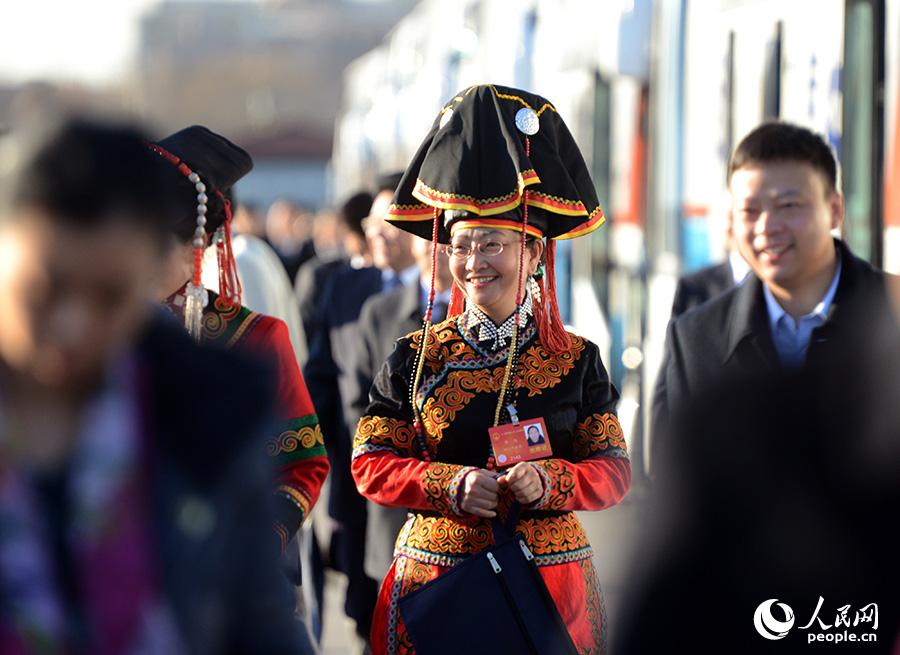 2014兩會：少數民族代表委員的特色帽飾