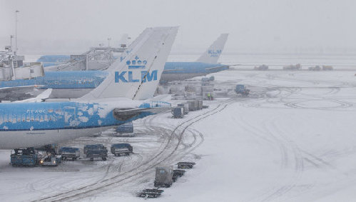 歐洲遭遇暴風雪至少24人死 法蘭克福機場受影響