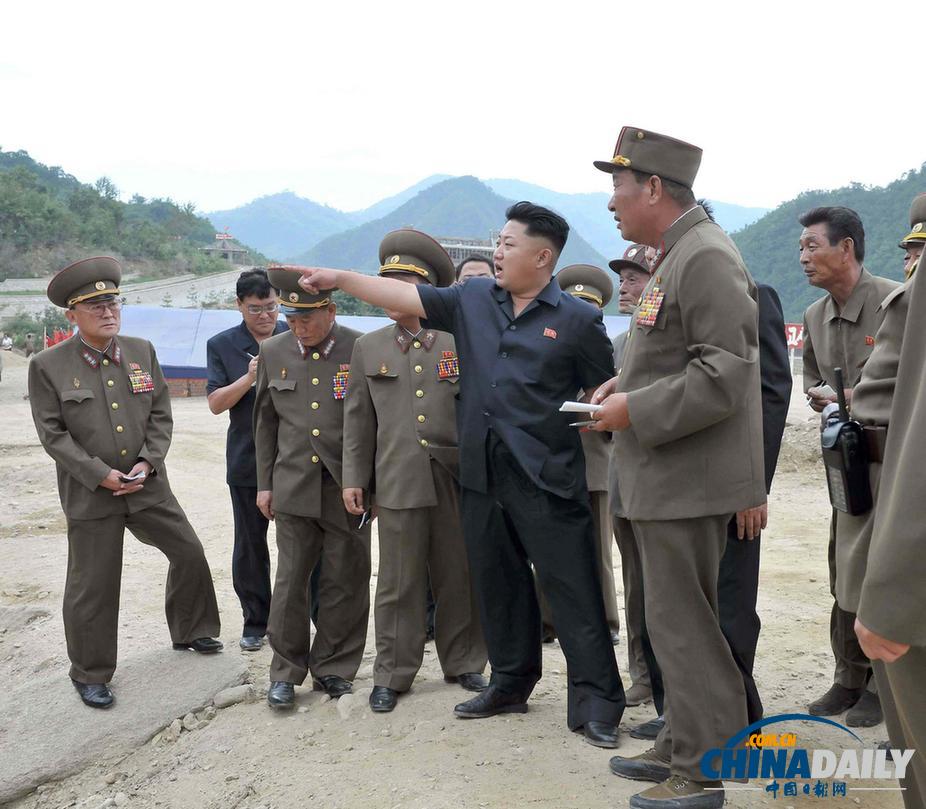 金正恩視察滑雪場工地 稱贊朝鮮軍民為斗士（組圖）