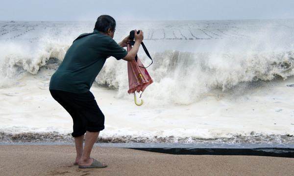 E China provinces brace for typhoon Muifa