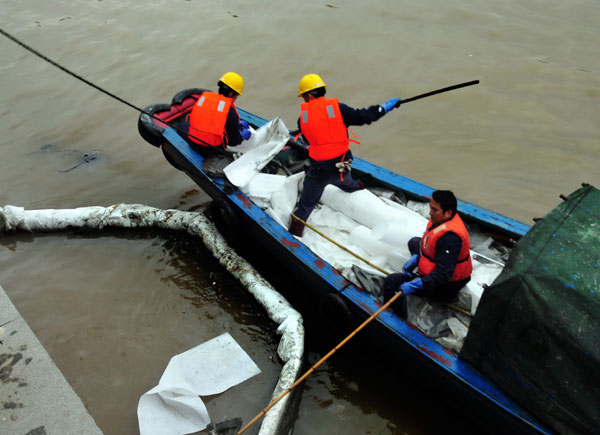 Liquid spill pollutes river