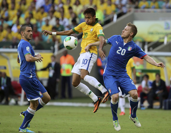 Scolari hails Neymar a genius