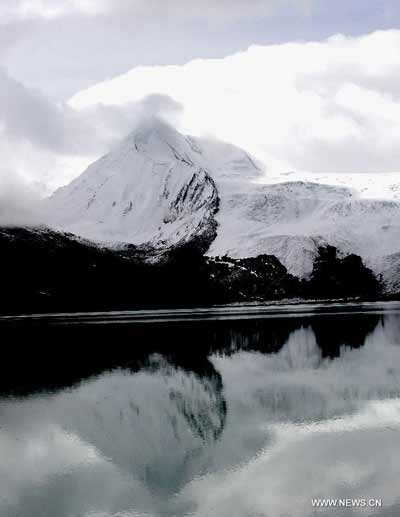 Breathtaking glacial sceneries in Tibet