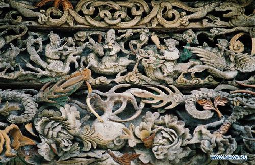 Architectural sculptures preserved in Henan