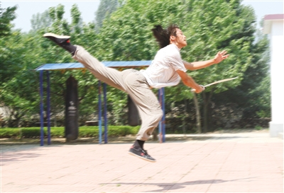 Foreigners flock to Mount Tai to learn martial arts