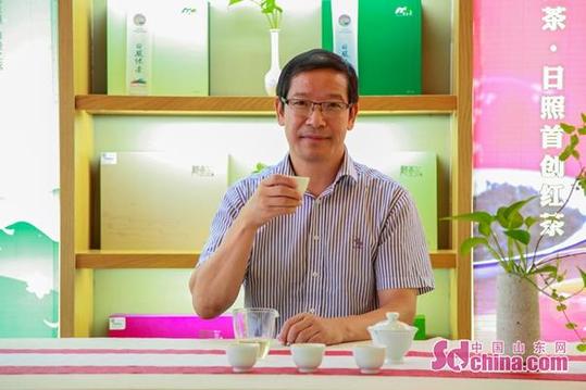 A man dedicated to tea making in Shandong