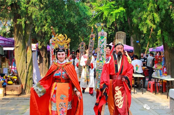 Excitement of Dongyue Temple Fair