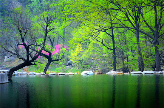 Hiking on picturesque Mount Tai