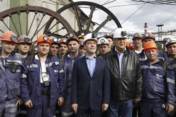 Russian PM Medvedev visits coal pit