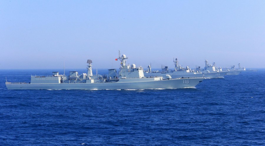 Chinese navy conducts formation exercises