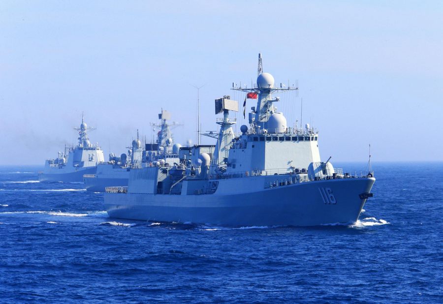 Chinese navy conducts formation exercises