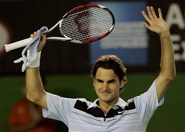 Federer routs Roddick