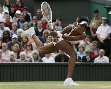 Venus Williams beats Maria Sharapova 