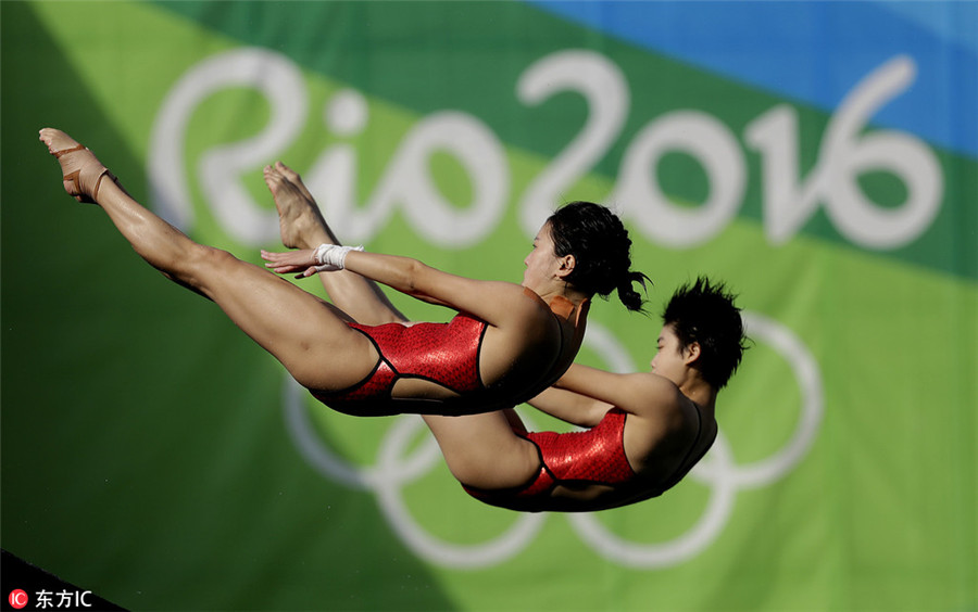 Chen and Liu win gold in women's 10m synchronized diving