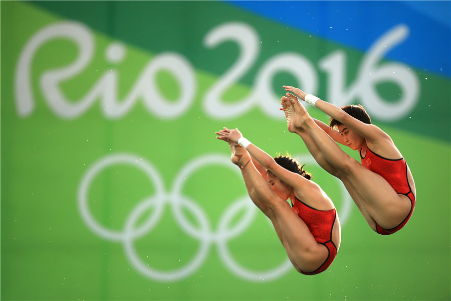 Chen and Liu win gold in women's 10m synchronized diving