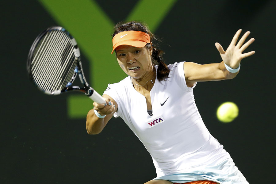 Li edges Cibulkova in Sony Open semi