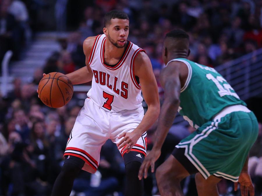 Wade leads Bulls past Celtics 105-99