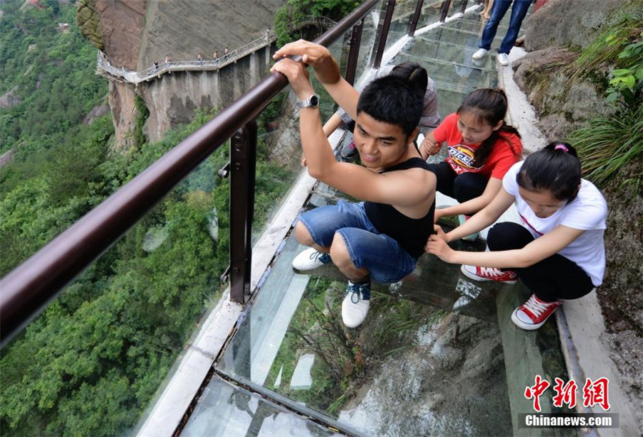 China's first music glass gallery road completed in Hunan