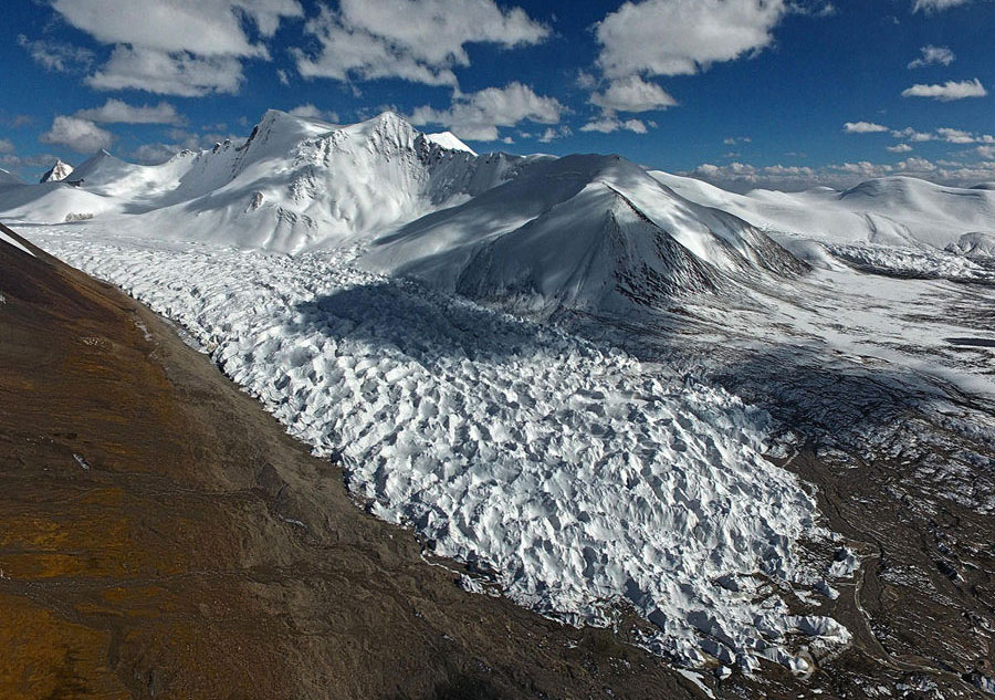 Glacier of Yangtze River source shrinks 1,200 meters in 40 years